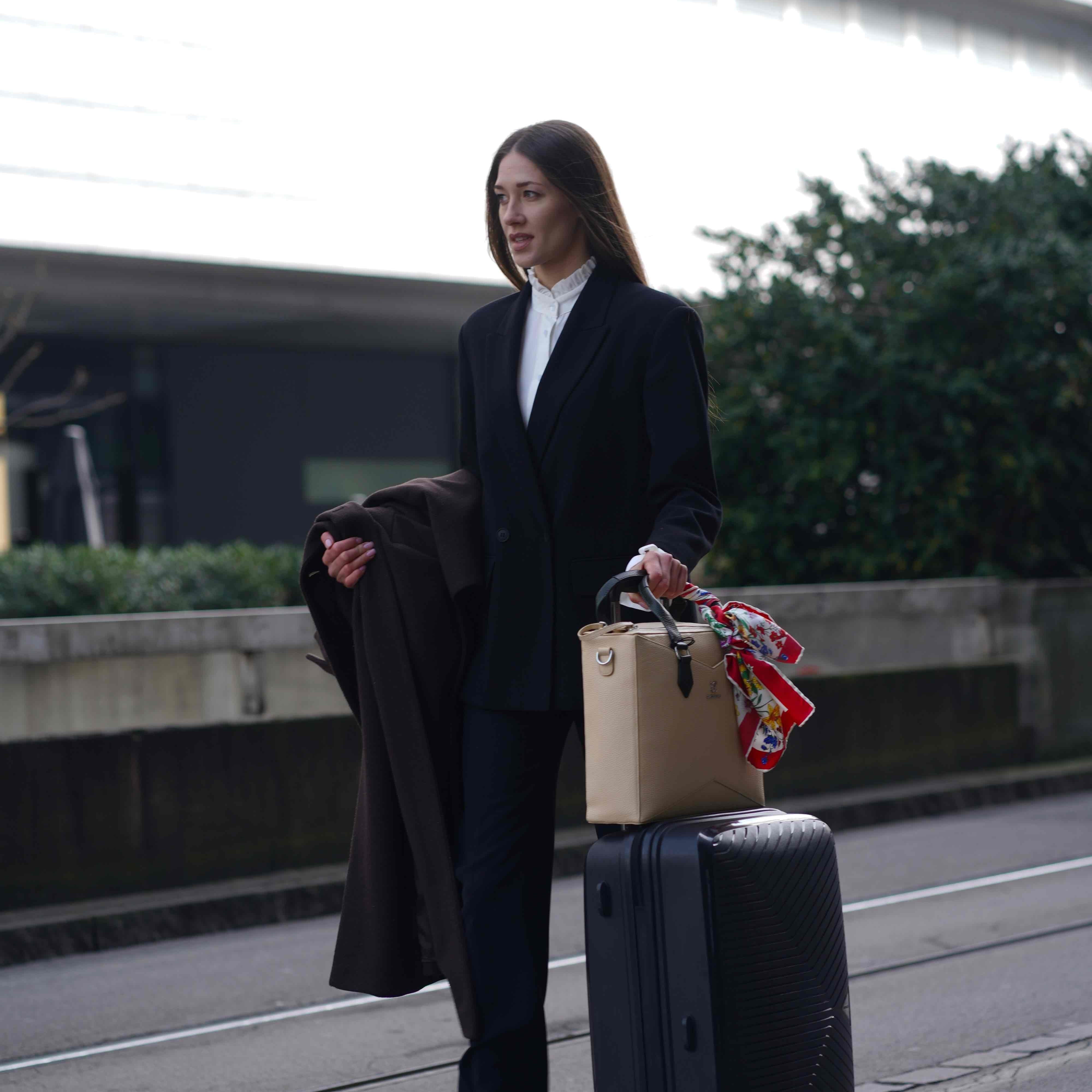 Leder Laptoptasche für Arbeit und Reisen – worauf Sie achten sollten